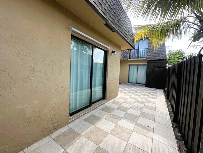 Foto del edificio - 303 Waterview Dr
