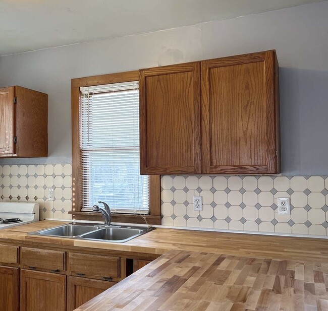 Foto del edificio - 1043 Delaware St
