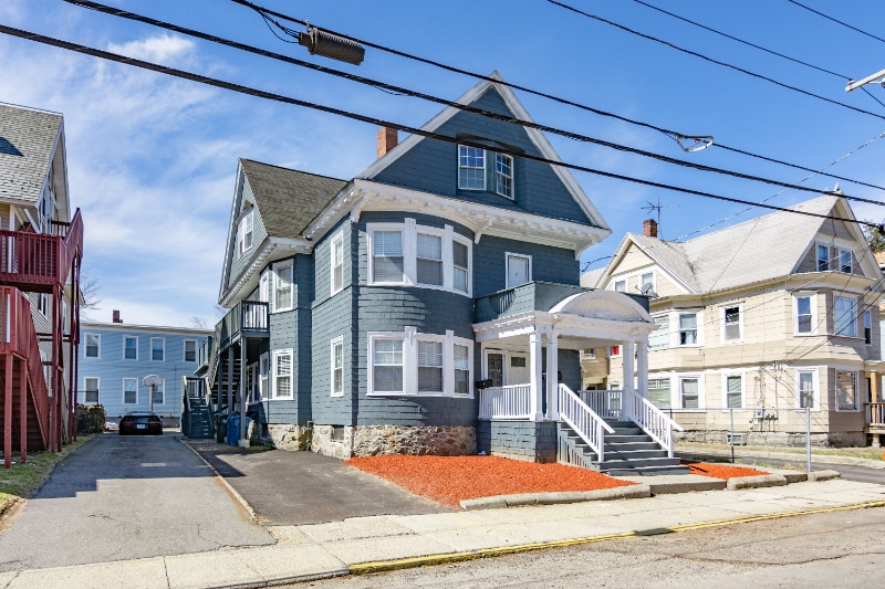 296 Ames St Unit 2F, Lawrence, MA 01841 Room for Rent in Lawrence, MA