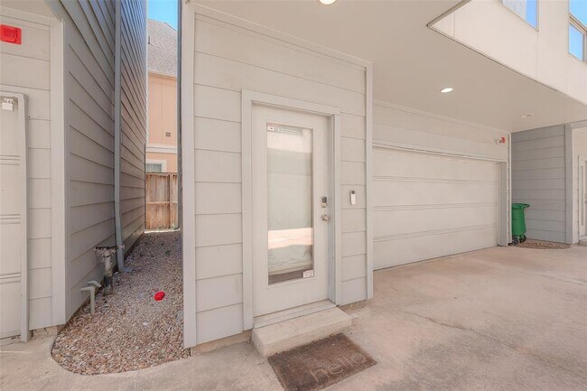 Foto del edificio - 5710 Winsome Ln