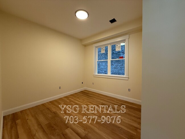 Building Photo - 14 Dorr St