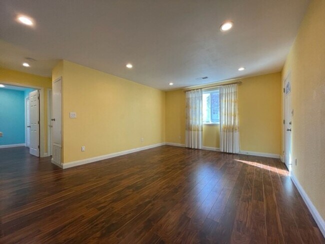 Foto del edificio - 2488 26th Ave