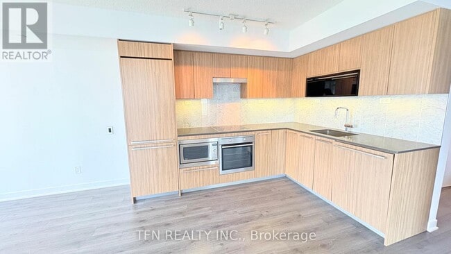 Building Photo - 70 Queens Wharf Rd