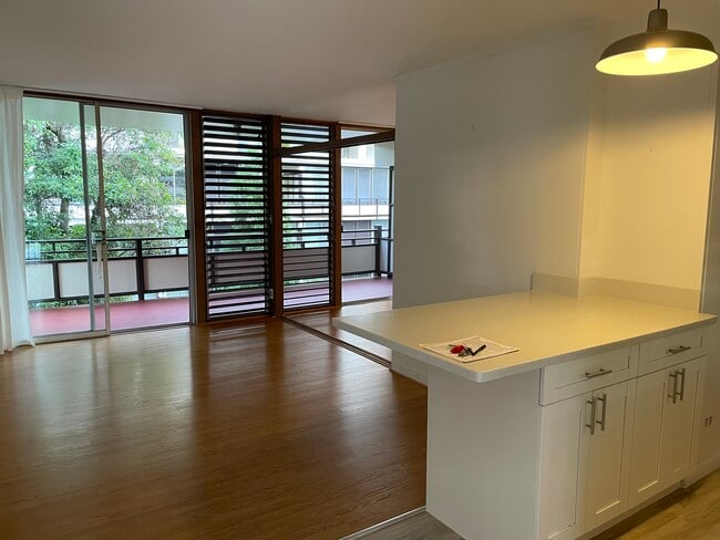 Building Photo - 1630 Makiki St