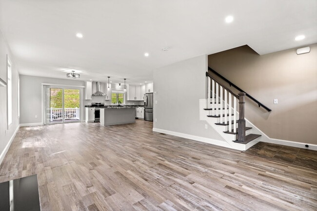 Photo - 8 Mary Ave Apartment