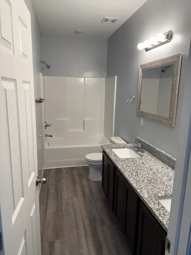 Foto del edificio - 10610 E Conifer St