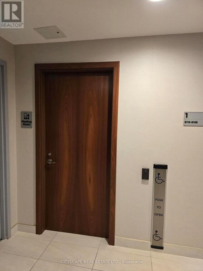 Photo du bâtiment - 455 Front St E