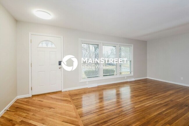 Foto del edificio - 3 Bedroom Pet-Friendly Home in ST CHARLES,...