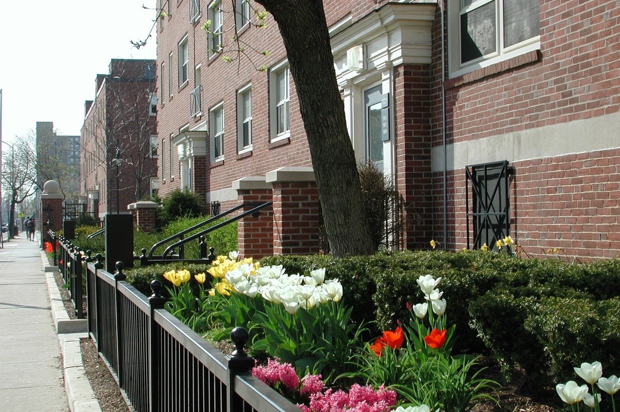 Primary Photo - Putnam Gardens