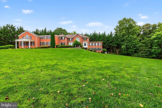 Foto del edificio - 8724 Hawkins Creamery Rd