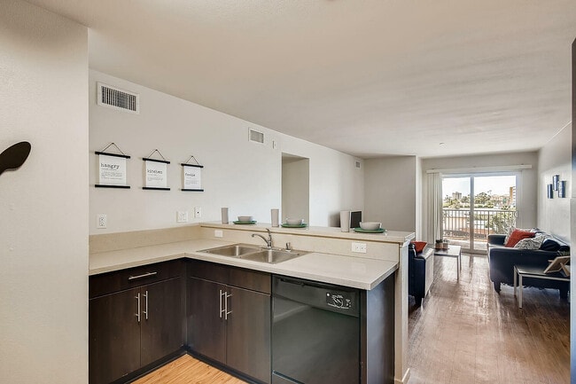 Building Photo - Zuma Student Housing