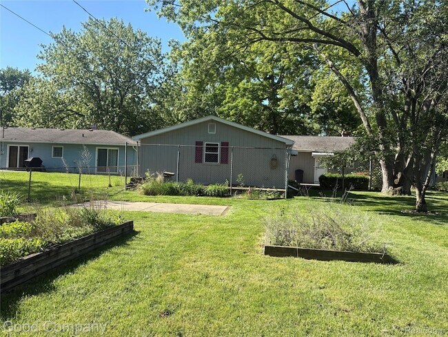 Foto del edificio - 6284 Woodsdale Dr