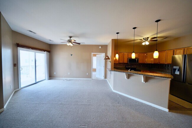 Building Photo - Modern 3-Bedroom Condo with Elevator Acces...