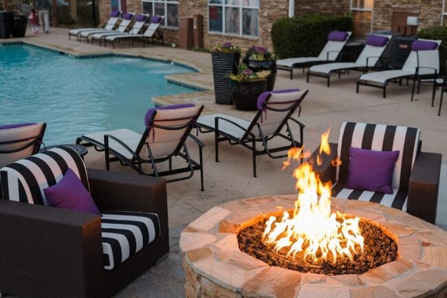 Foto del edificio - 6134 Spalding Forest Ct