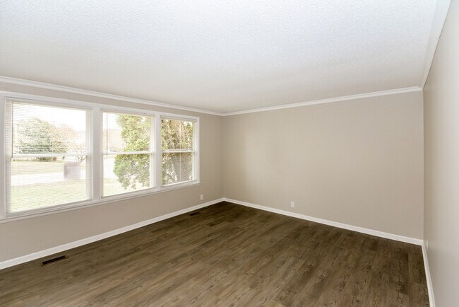 Foto del edificio - 301 Copeland Rd