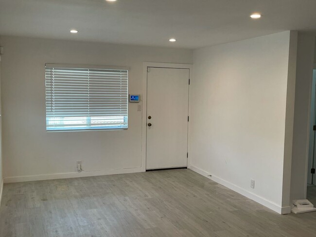 Foto del edificio - 5848 S Hoover St