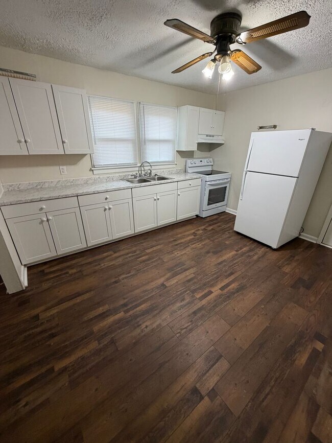 Foto del edificio - 1810 Laurel St