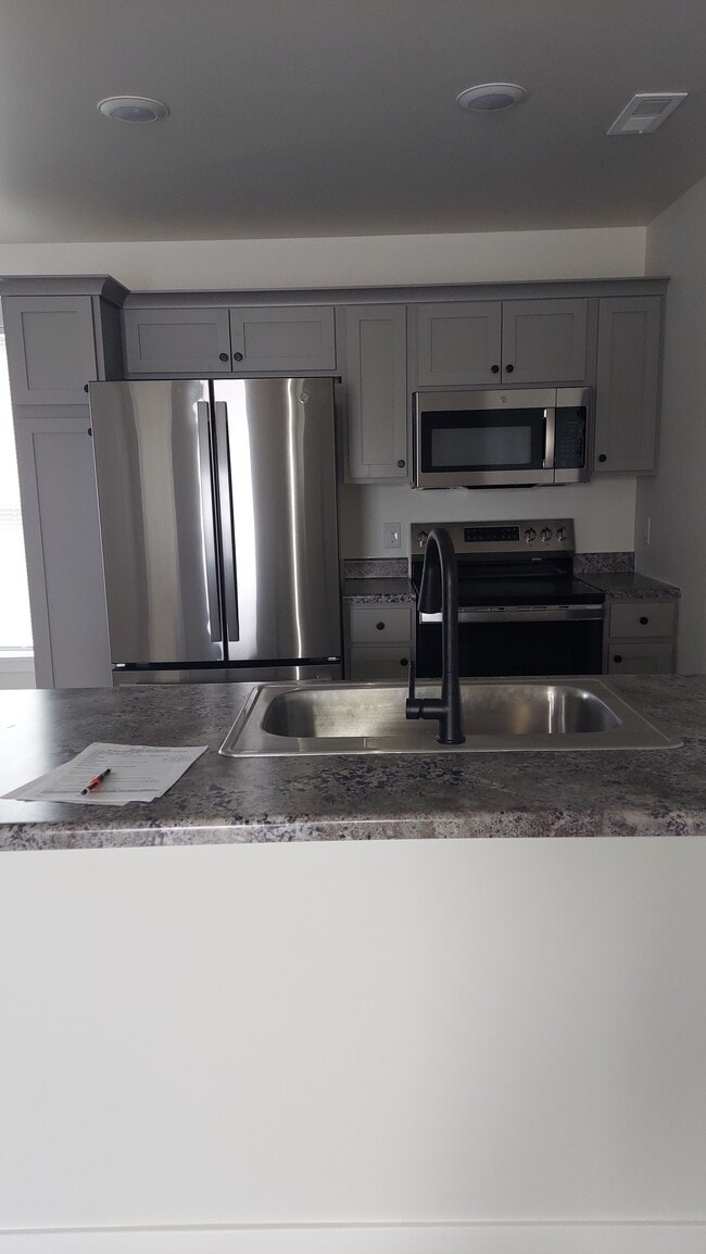 Building Photo - 1702 Prey Ct