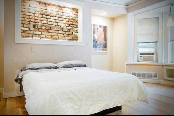 Primary Photo - 222 Wakeman Pl