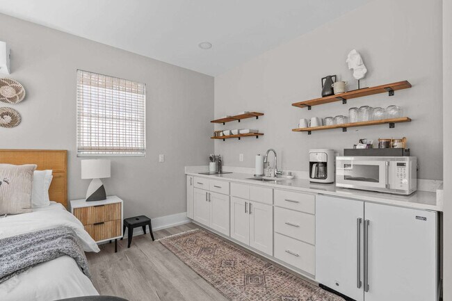 Foto del edificio - 3319A Fayetteville St