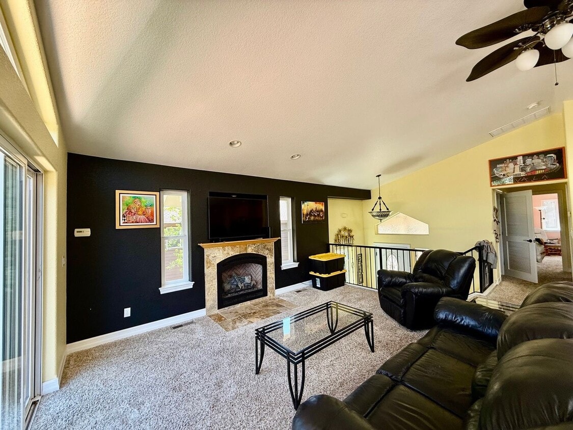 Primary Photo - Furnished home in a quiet neighborhood