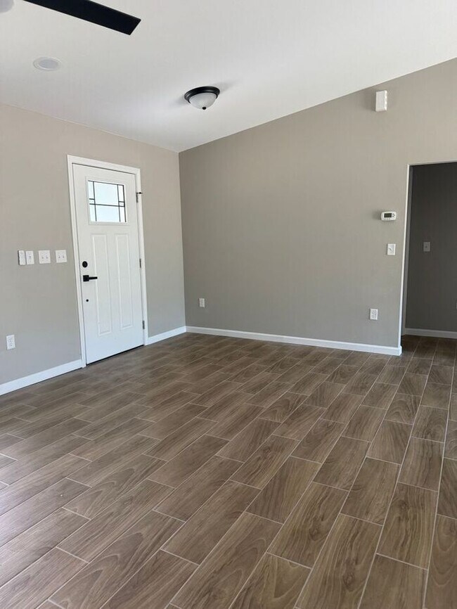 Foto del edificio - 277 Oak Ln Cir