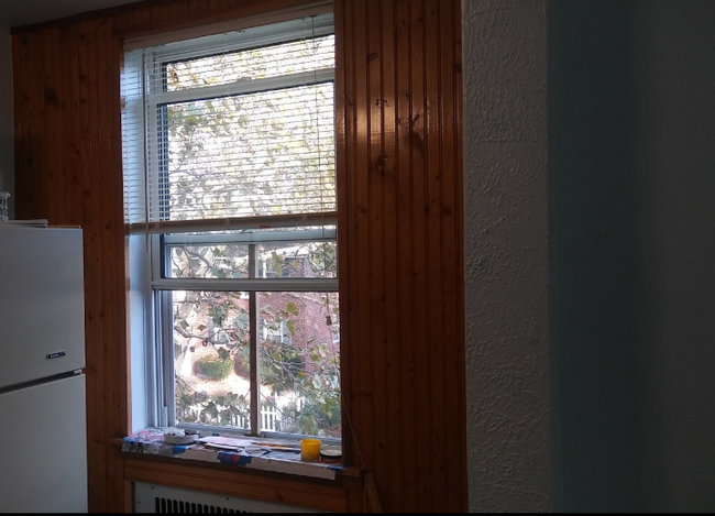 Fresh air in the eat-in kitchen - 334 Richfield Rd