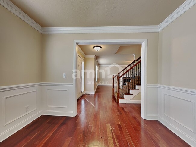 Building Photo - 4643 Aylesbury Dr