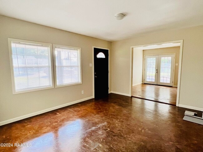 Building Photo - 5009 Creighton Dr