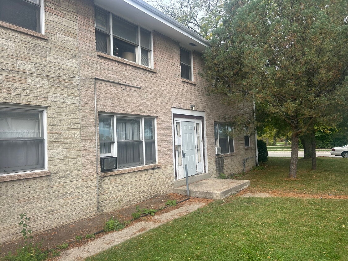 Primary Photo - Two bedroom upper in Story Hill available ...
