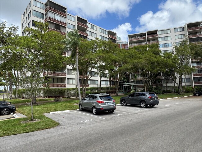 Foto del edificio - 4222 Inverrary Blvd