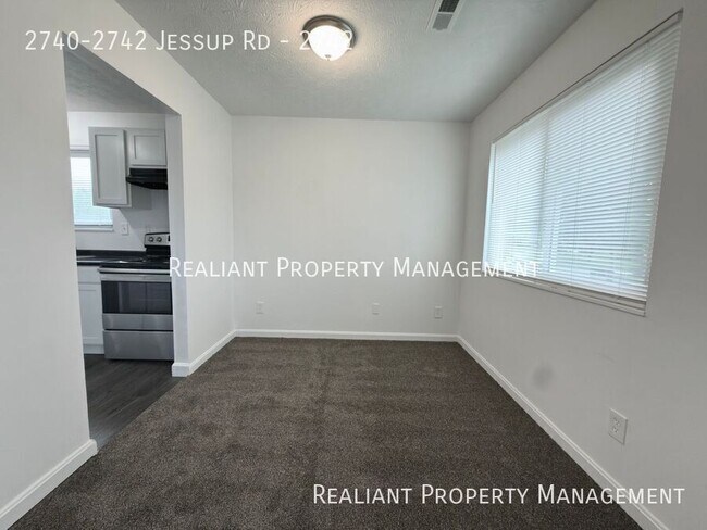 Foto del edificio - 2740-2742 Jessup Rd-2742