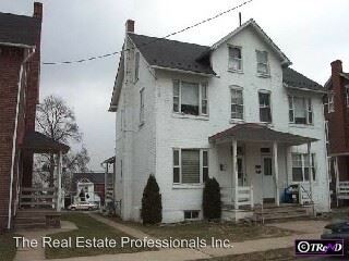 Building Photo - 425 W 2nd St