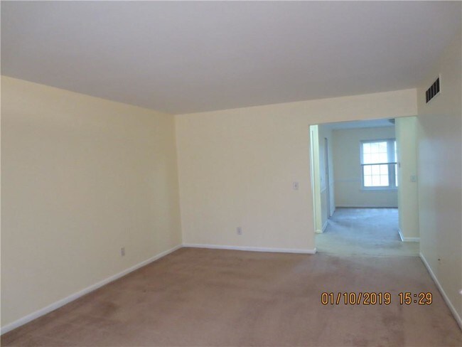 Building Photo - 27718 Echo Valley W