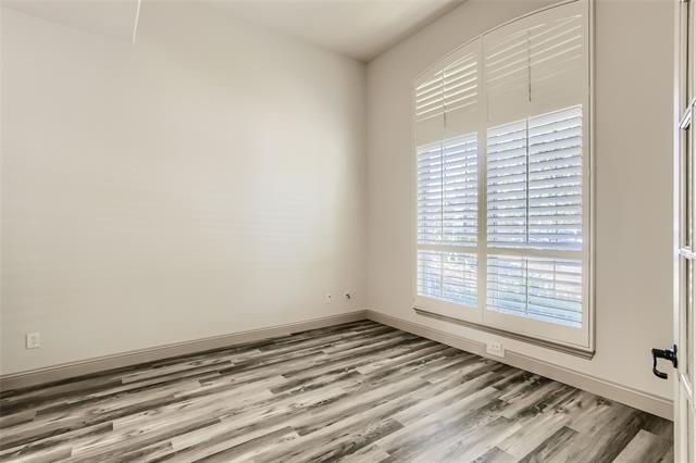 Building Photo - 1005 Finsbury Pk