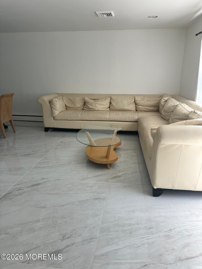 Building Photo - 507 Elizabeth St