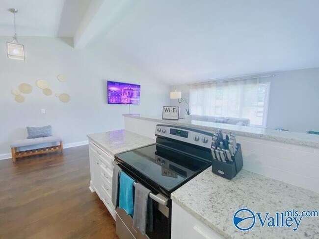 Foto del edificio - 12005 Greenleaf Dr SE