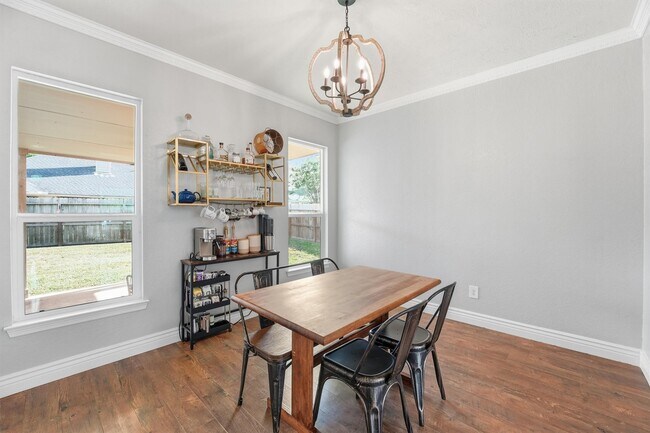 Foto del edificio - 6215 Lake Chase Ct