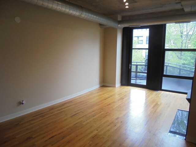 Foto del edificio - 1150 W 15th St