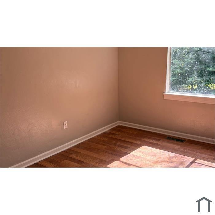 Foto principal - 5731 Court M