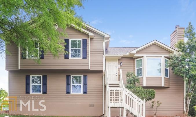 Primary Photo - 11 Moss Ln
