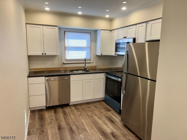 Foto del edificio - 3102 Cromwell Ct