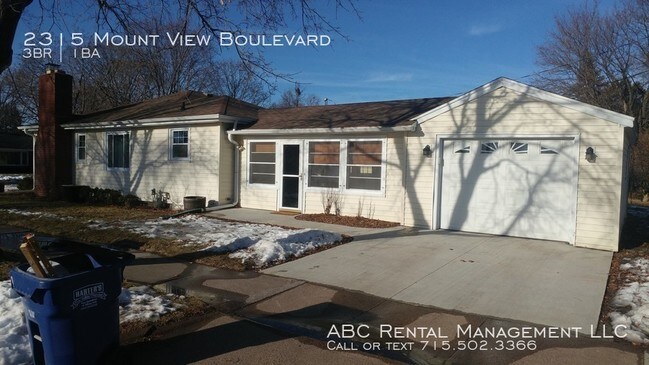 Foto del edificio - Single family home with 1 car garage!
