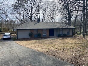 Building Photo - 2106 Wellwood Cir