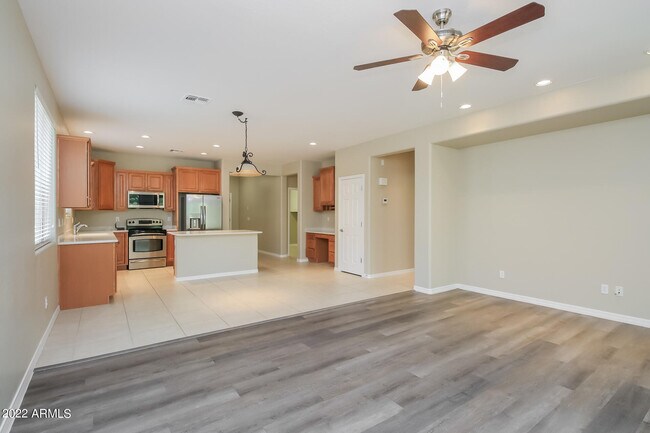 Building Photo - 6562 W Heritage Way