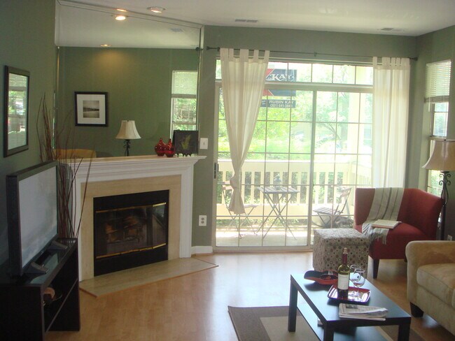 Chimenea y patio - 5917 Barbados Pl