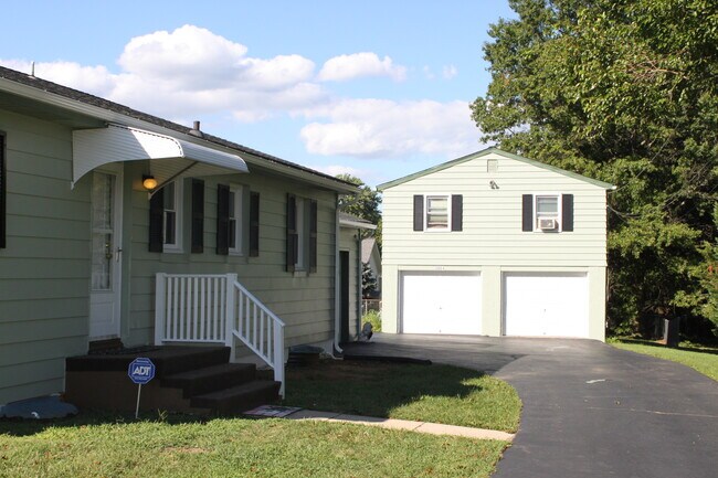 Building Photo - 3004 Churchville Rd