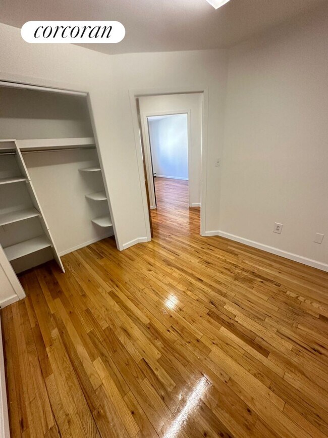 Foto del edificio - 2655 E 21st St