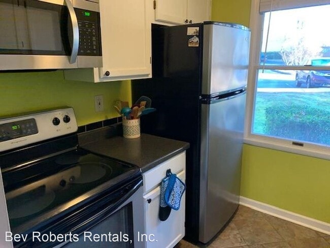 Building Photo - 2 br, 1.5 bath House - 7705 Kingsberry Court