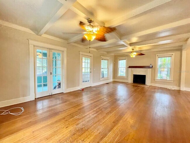 Foto del edificio - 557 6th Ave N